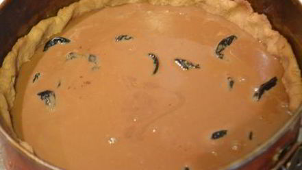 Рецепт тарта с черносливом и нежнейшим шоколадным ганашем