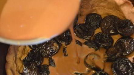 Рецепт тарта с черносливом и нежнейшим шоколадным ганашем