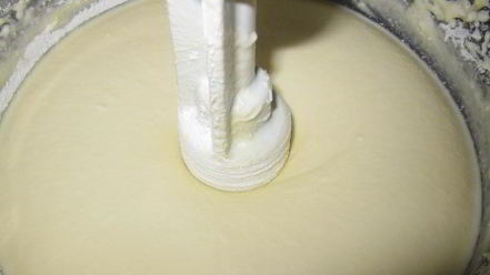 Рецепт тарта с карамелизированными фруктами и творожным пудингом