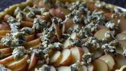 Рецепт тарта с картофелем и голубым сыром