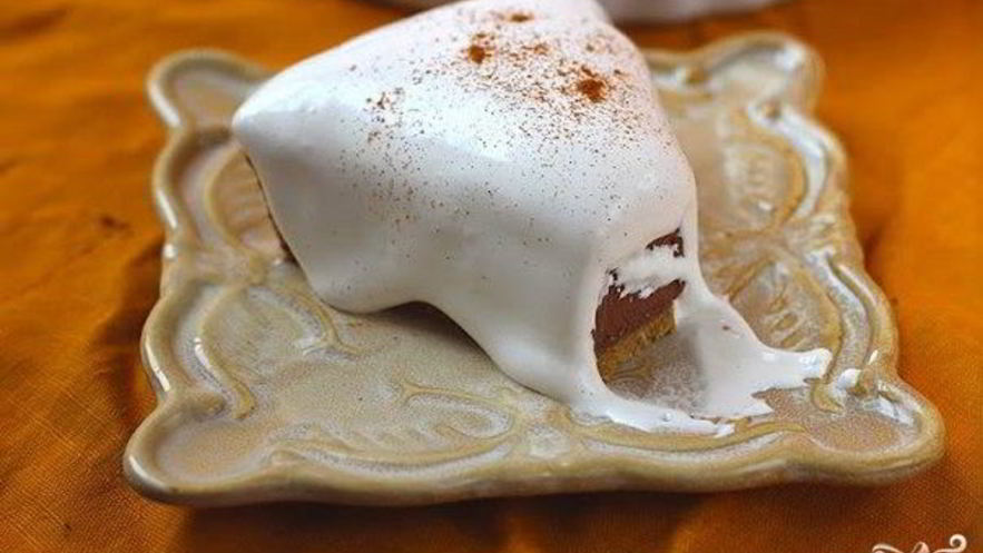 Рецепт тарта с шоколадной начинкой и белковым кремом