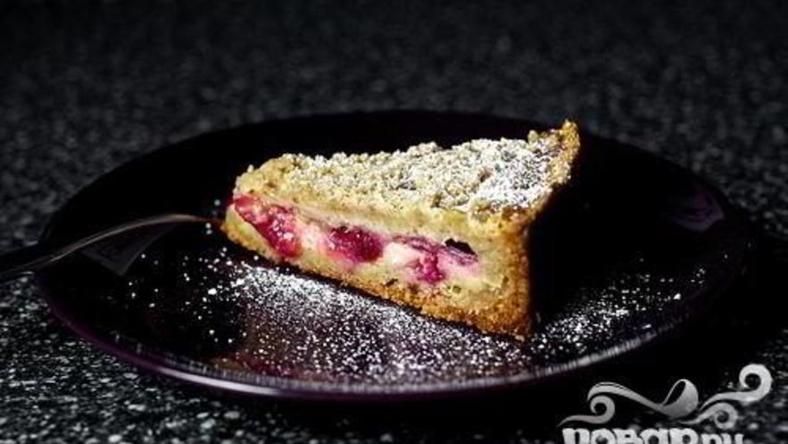 Рецепт тарта со сливами и лесными орехами