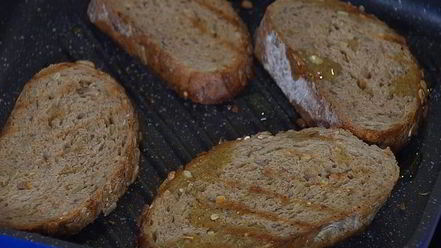 Рецепт тартина с запеченным сладким перцем и тунцом