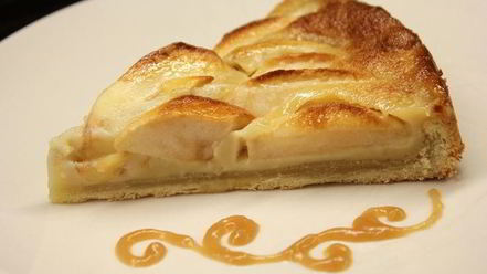 Рецепт яблочного тарта с карамельным кремом
