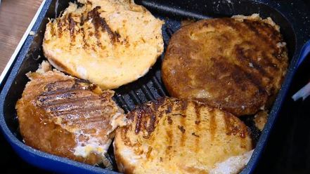 Рецепт французских тостов с ванильным йогуртом и манго