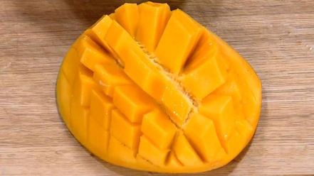 Рецепт французских тостов с ванильным йогуртом и манго