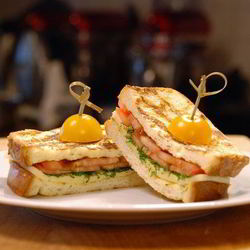 Рецепт Горячего тоста с сыром и томатами