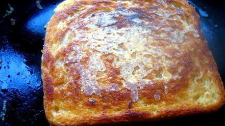 Рецепт хрустящего тоста с карамельным бананом