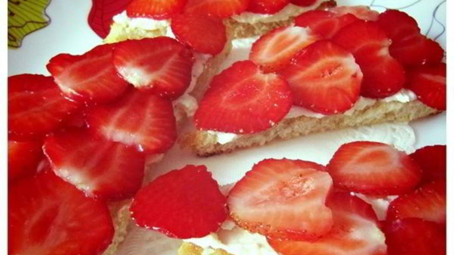 Рецепт клубничных тостов