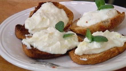 Рецепт лимонного творожка на тосте