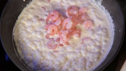 Рецепт луковых тостов с креветками