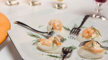 Рецепт луковых тостов с креветками