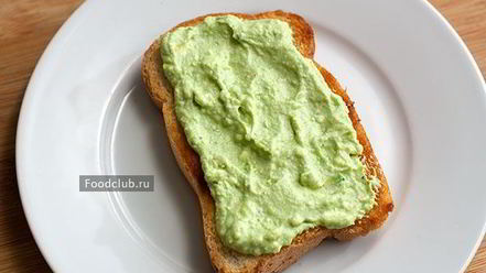 Рецепт тоста с авокадо и копченой неркой