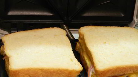 Рецепт тоста с яичницей и беконом