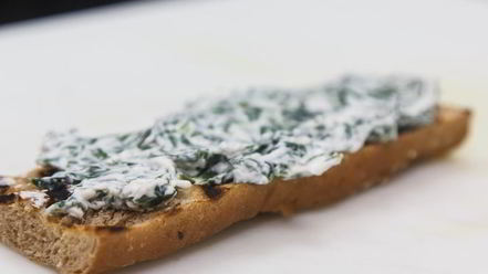 Рецепт тоста со спаржей и яйцом-пашот