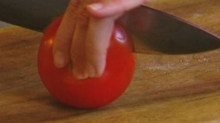 Рецепт тостов на завтрак с творогом, помидорами и грибами