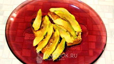 Рецепт тостов с авокадо и яйцом пашот