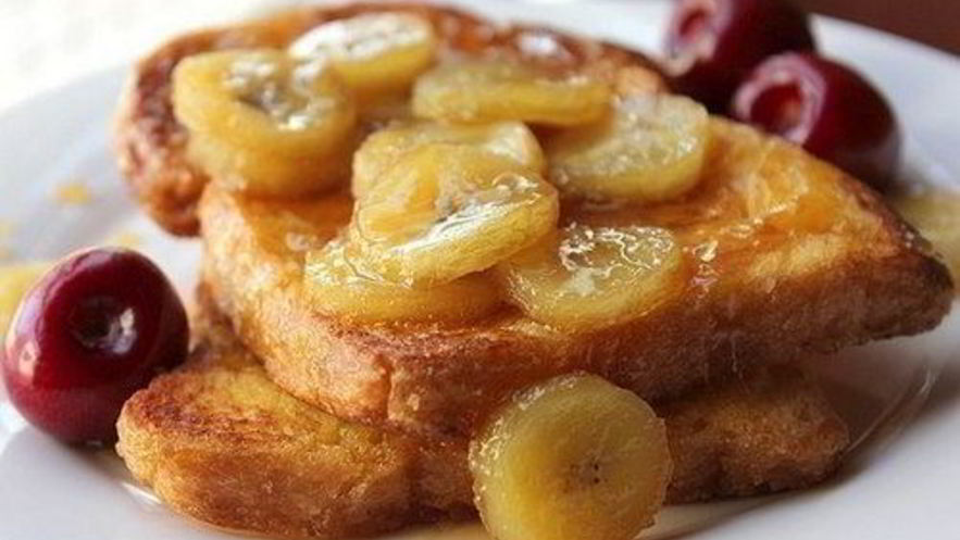 Рецепт тостов с бананом и карамелью