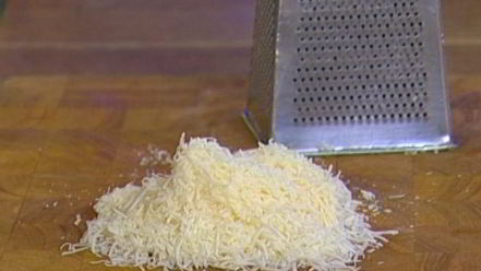 Рецепт тостов с фасолью, беконом и вялеными помидорами