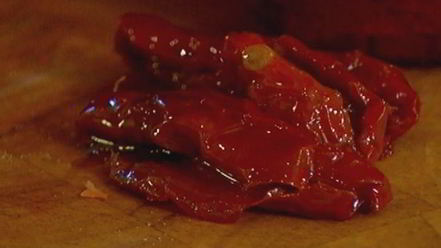 Рецепт тостов с фасолью, беконом и вялеными помидорами