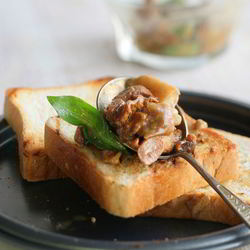 Рецепт Тостов с грибным соусом