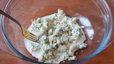 Рецепт тостов с грушами и голубым сыром