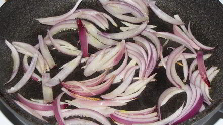 Рецепт тостов с грушей, голубым сыром и кедровыми орешками