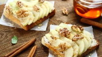 Рецепт Тостов с грушей и медом