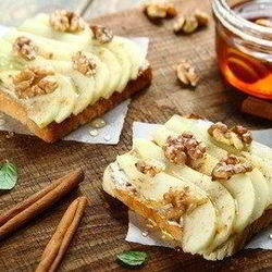 Рецепт Тостов с грушей и медом