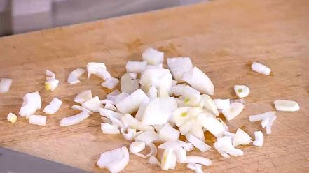 Рецепт тостов с куриной печенью, редиской и яйцом