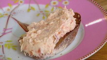 Рецепт тостов с патэ из копченой форели