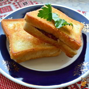 Рецепт Тостов с плавленным сыром и копченой колбасой