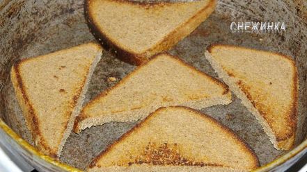 Рецепт тостов с руколой и яйцом, зеленью и редисом