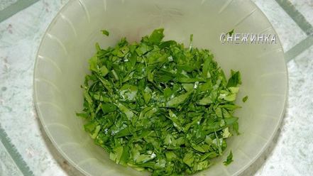 Рецепт тостов с руколой и яйцом, зеленью и редисом