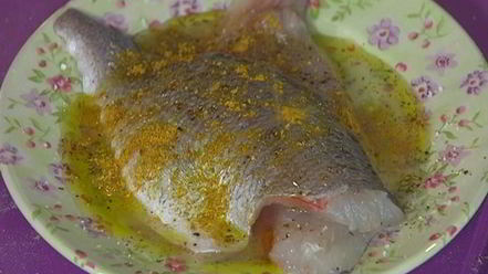 Рецепт тостов с рыбой карри и свекольным салатом