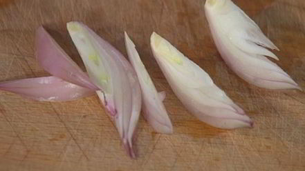 Рецепт тостов с рыбой карри и свекольным салатом