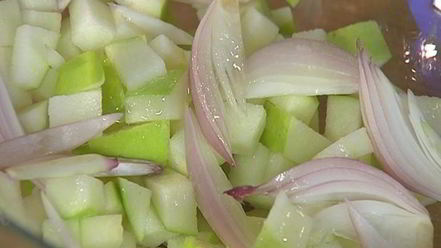 Рецепт тостов с рыбой карри и свекольным салатом