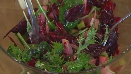 Рецепт тостов с рыбой карри и свекольным салатом