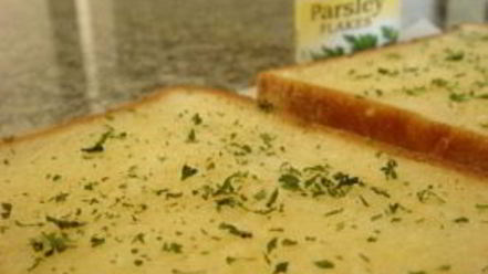 Рецепт тостов с сыром и чесноком