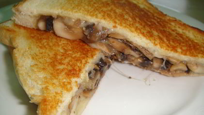 Рецепт Тостов с сыром и грибами