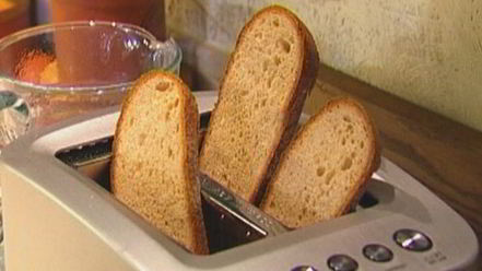 Рецепт тостов с цукини, сыром и луком