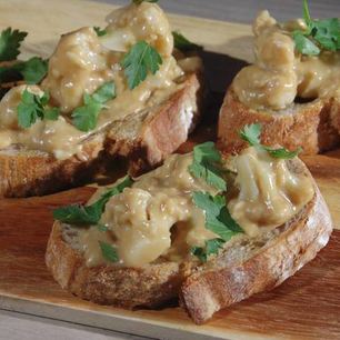 Рецепт Тостов с цветной капустой в сырном соусе