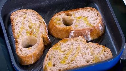 Рецепт тостов с цветной капустой в сырном соусе