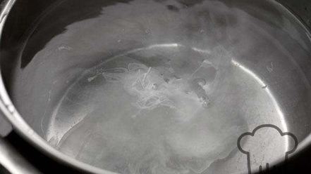 Рецепт тостов с яйцом-пашот и моцареллой