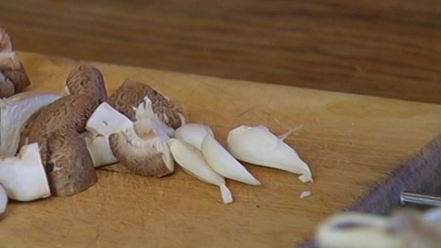 Рецепт жареных грибов на тостах