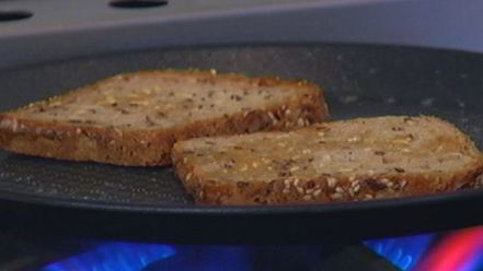 Рецепт жареных грибов на тостах