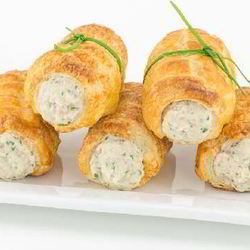 Рецепт Трубочек из слоеного теста, фаршированные луком