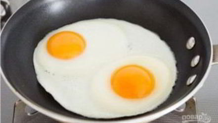 Рецепт глазуньи к завтраку