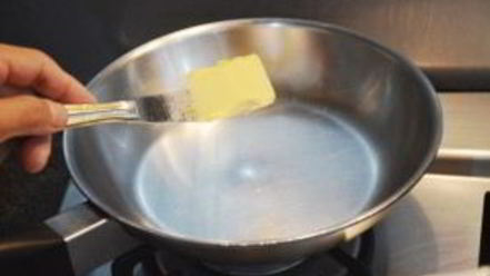 Рецепт яичницы-болтуньи с сыром