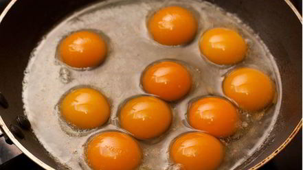 Рецепт яичницы-глазуньи из перепелиных яиц